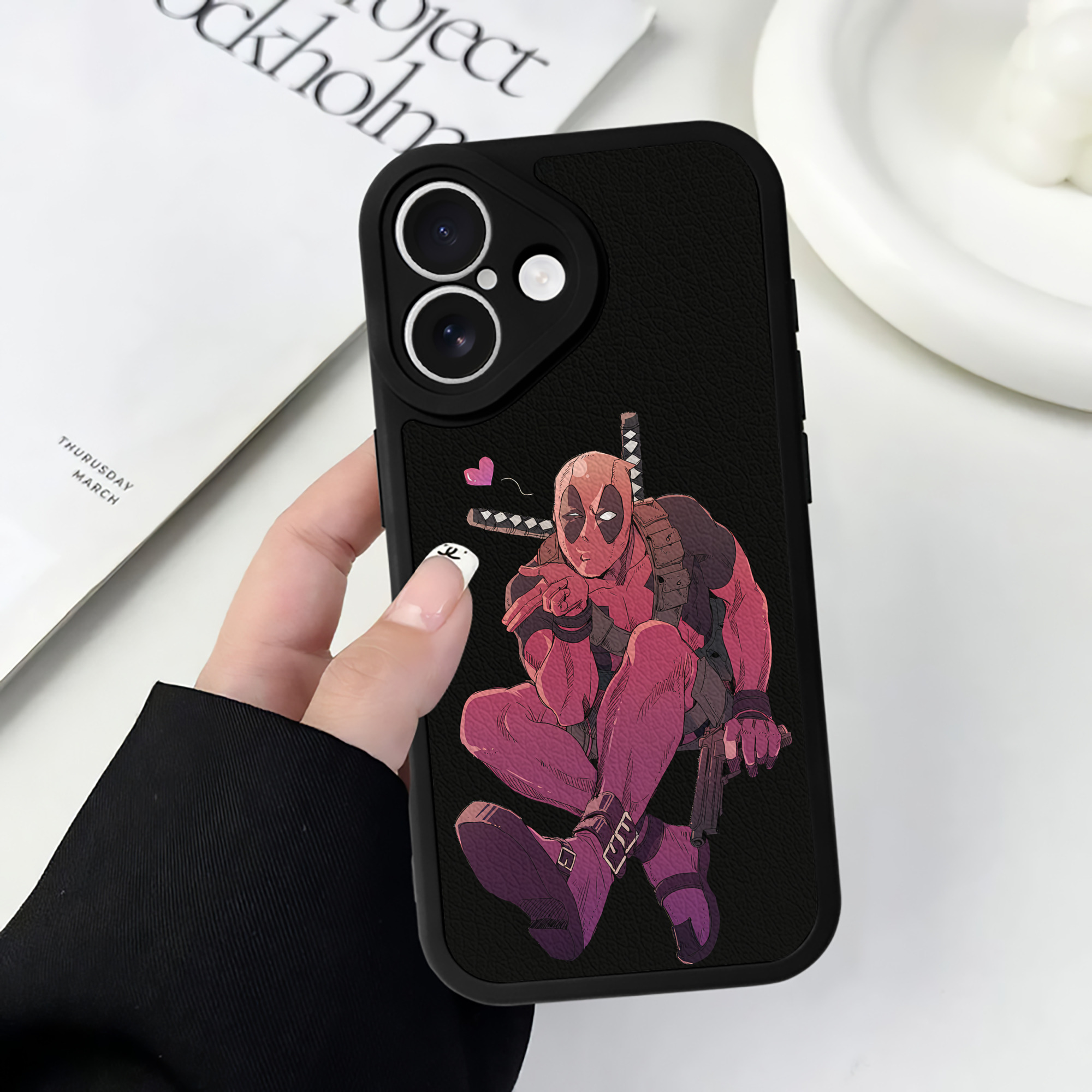 Deadpool デッドプール 【iPhone 16シリーズ対応】シリコンスマホケース（レザー調） 材質：シリコン